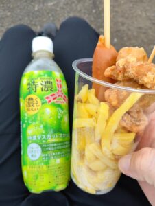 唐揚げポテトセットと炭酸ジュース